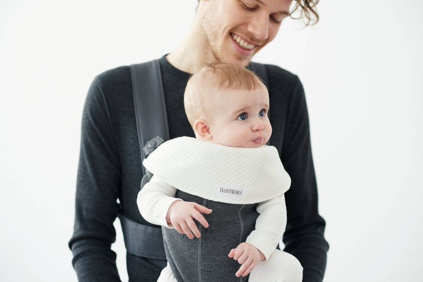 Слюнявчик для слінга BABYBJORN MINI/MOVE 2069 фото